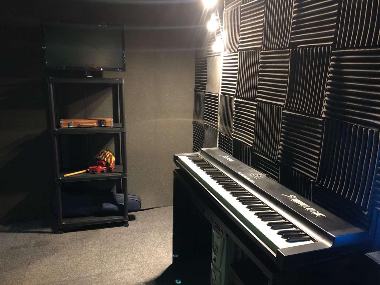 MIDI Keyboard in Studio Space